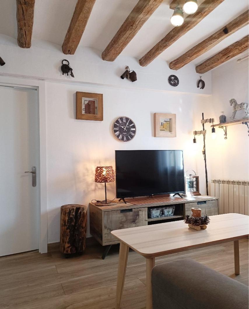 Apartament Turistic Campdevánol المظهر الخارجي الصورة
